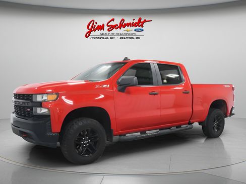 Used 2022 Chevrolet Silverado 1500 Custom Trail Boss w/ Safety Confidence Package AWD/4WD image 2