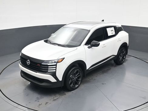 New 2026 Nissan Kicks SR FWD image 27