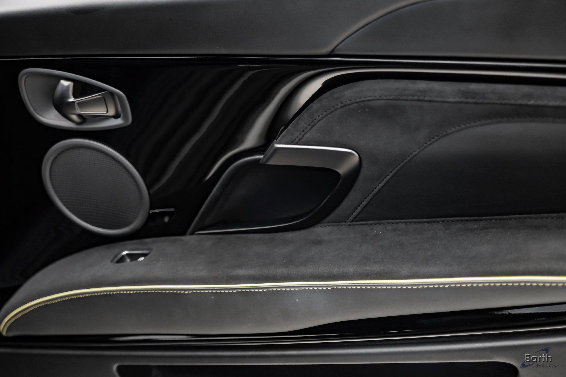 Used 2019 Aston Martin DBS Superleggera RWD image 91
