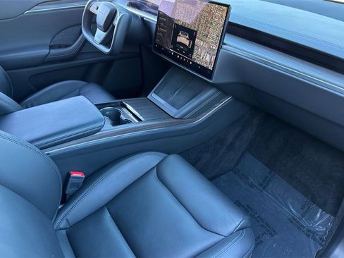 Used 2023 Tesla Model X image 15