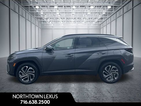 Used 2025 Hyundai Tucson Limited AWD/4WD image 3