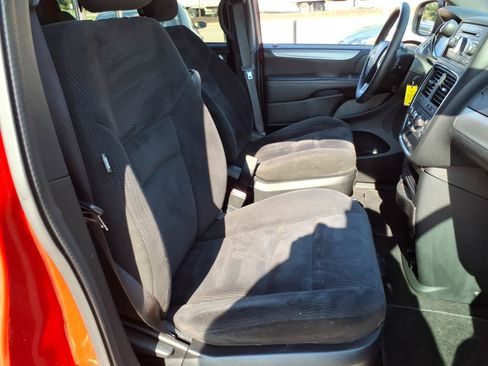 Used 2015 Dodge Grand Caravan SE w/ Quick Order Package 29E SE FWD image 18