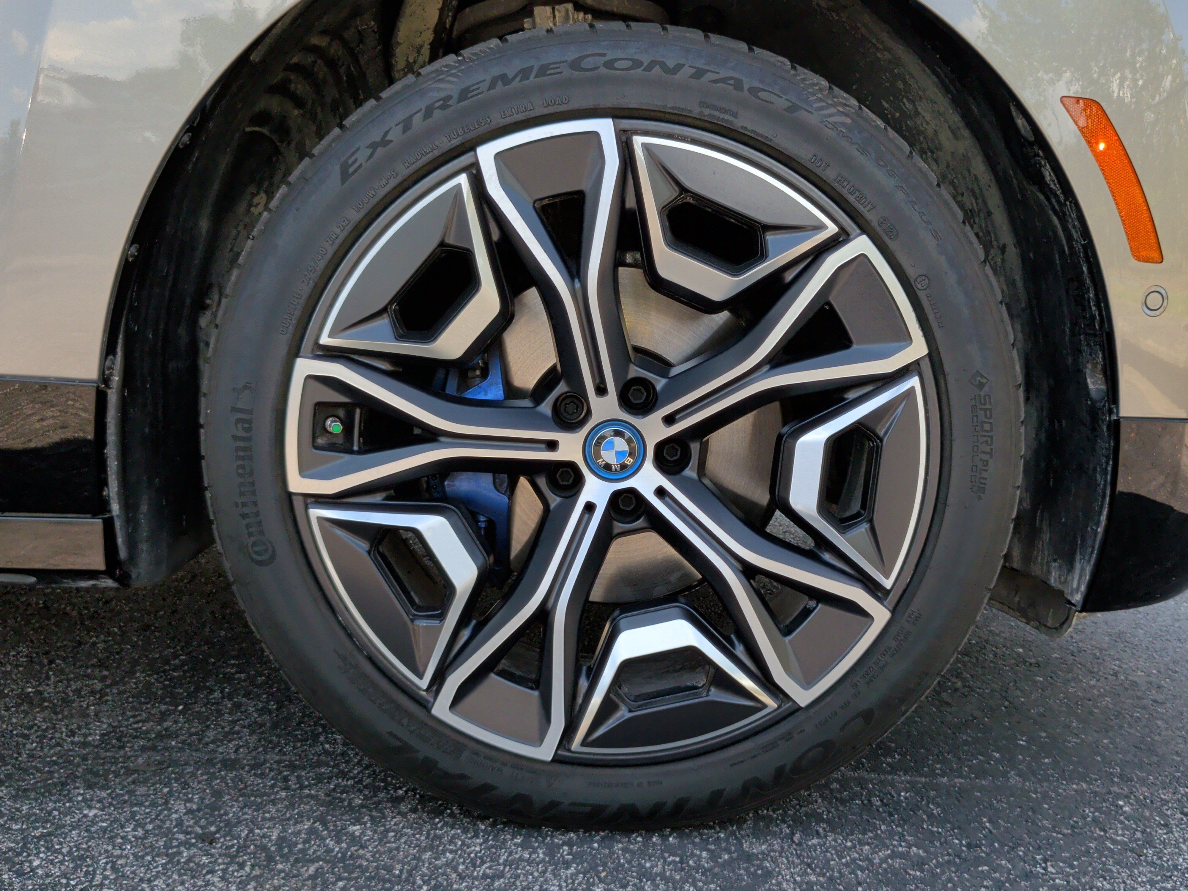 Certified 2024 BMW iX xDrive50 w/ Premium Package AWD/4WD image 14