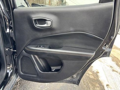 Used 2018 Jeep Compass Sport w/ Cold Weather Group image 14