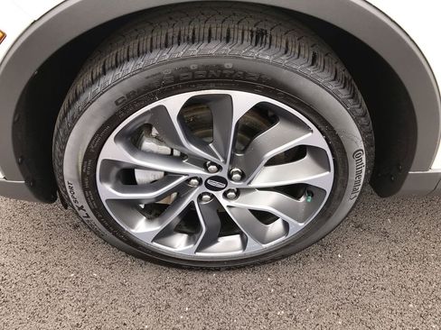 Used 2022 Lincoln Nautilus Reserve image 10