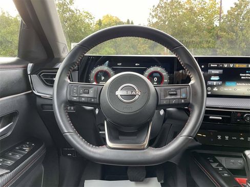 Certified 2025 Nissan Kicks SR w/ Illumination Package image 19