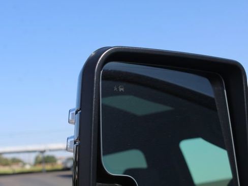 Used 2025 GMC Sierra 2500 AT4 w/ AT4 Premium Plus Package AWD/4WD image 14