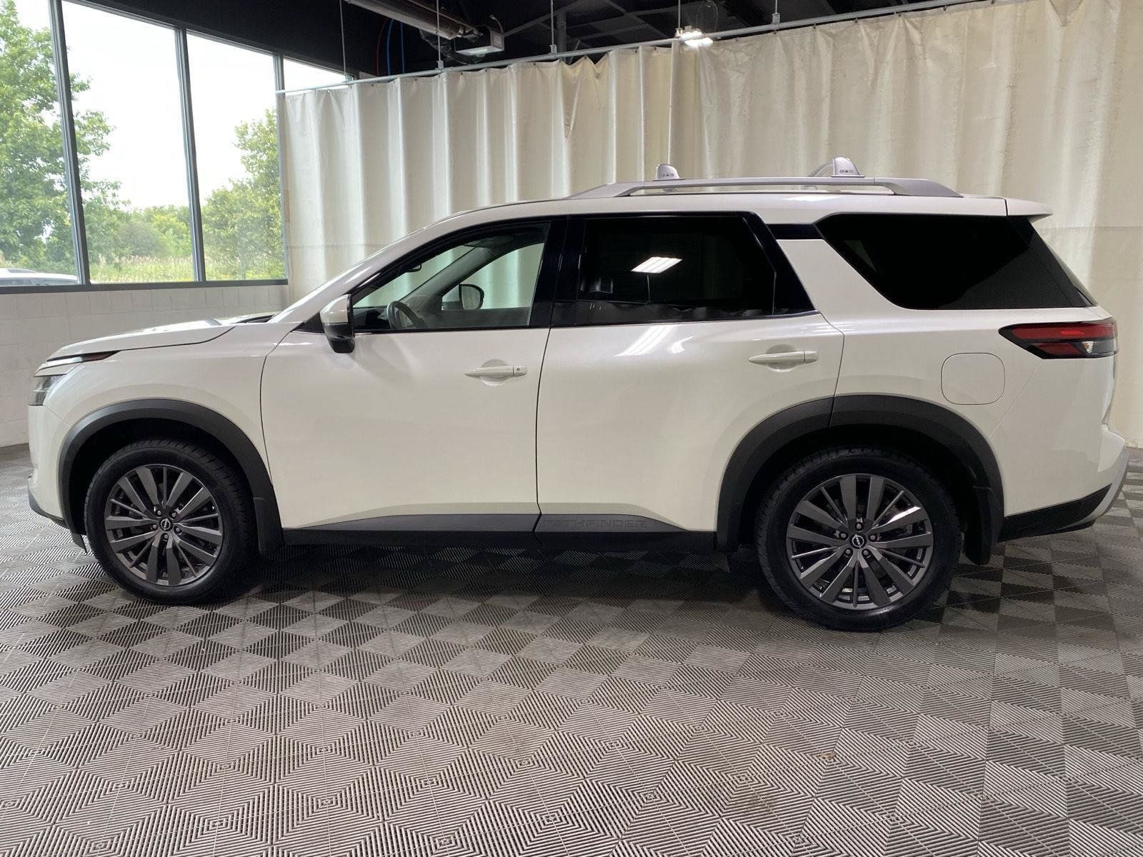 Used 2022 Nissan Pathfinder SL w/ SL Premium Package AWD/4WD image 9
