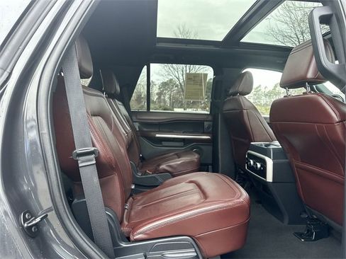 Used 2024 Ford Expedition Limited image 22