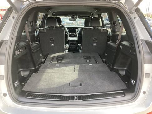 Used 2023 Jeep Grand Cherokee L Laredo image 44