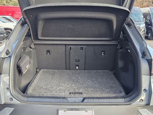 Used 2023 Volkswagen ID.4 Pro S image 10