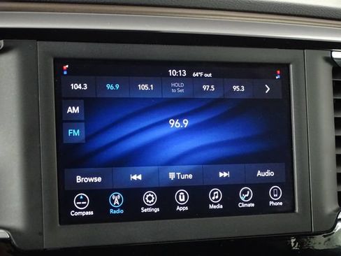 Used 2021 Chrysler Voyager L FWD image 28