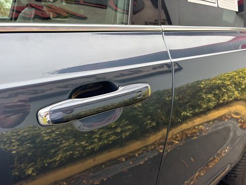 Used 2019 Volvo XC90 T5 Momentum w/ Multimedia Package image 6