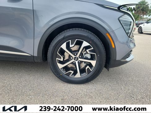 Used 2025 Kia Sportage EX FWD image 7