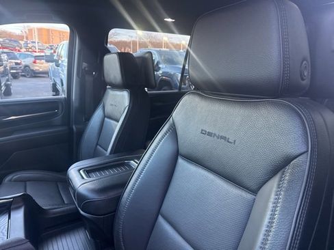 Used 2024 GMC Yukon XL Denali w/ Denali Reserve Package image 22