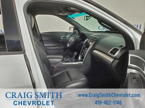 Used 2015 Ford Explorer XLT w/ Equipment Group 202B AWD/4WD image 37