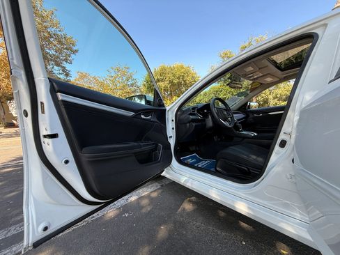 Used 2018 Honda Civic EX image 22