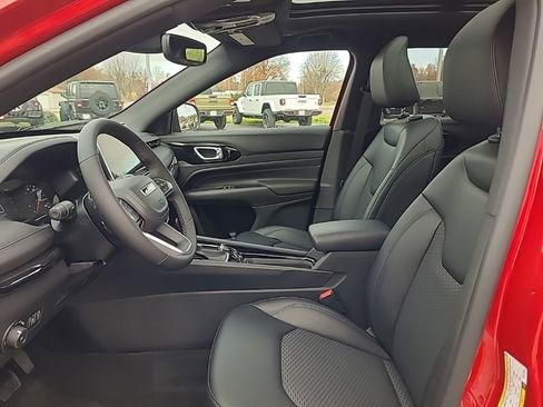 New 2026 Jeep Compass Latitude w/ Sun and Sound Group image 17