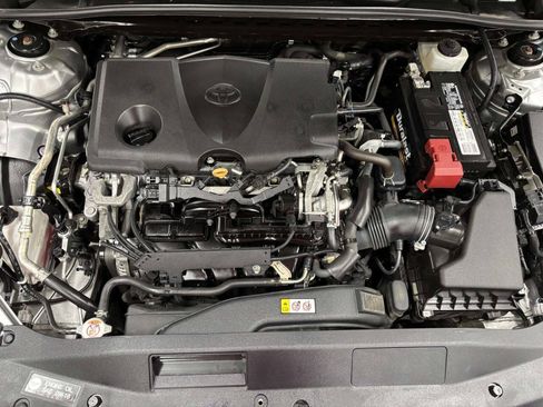 Used 2019 Toyota Camry SE FWD image 11