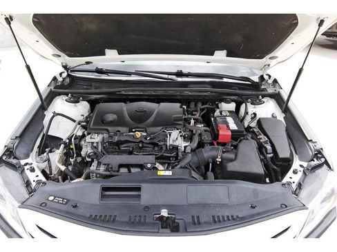 Used 2020 Toyota Camry SE FWD image 31
