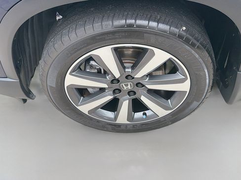 Certified 2024 Honda Pilot Touring image 37