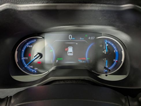 Used 2025 Toyota RAV4 XLE image 22