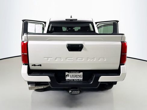 Used 2025 Toyota Tacoma TRD Off-Road AWD/4WD image 24