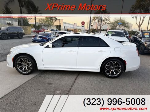 Used 2017 Chrysler 300 S w/ S Model Appearance Package RWD image 4