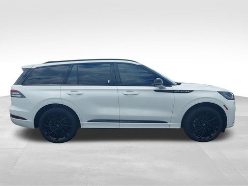 Used 2025 Lincoln Aviator Reserve w/ Jet Appearance Package AWD/4WD image 6
