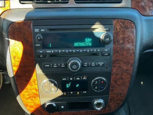 Used 2007 Chevrolet Avalanche LT w/ LT Preferred Equipment Group AWD/4WD image 18