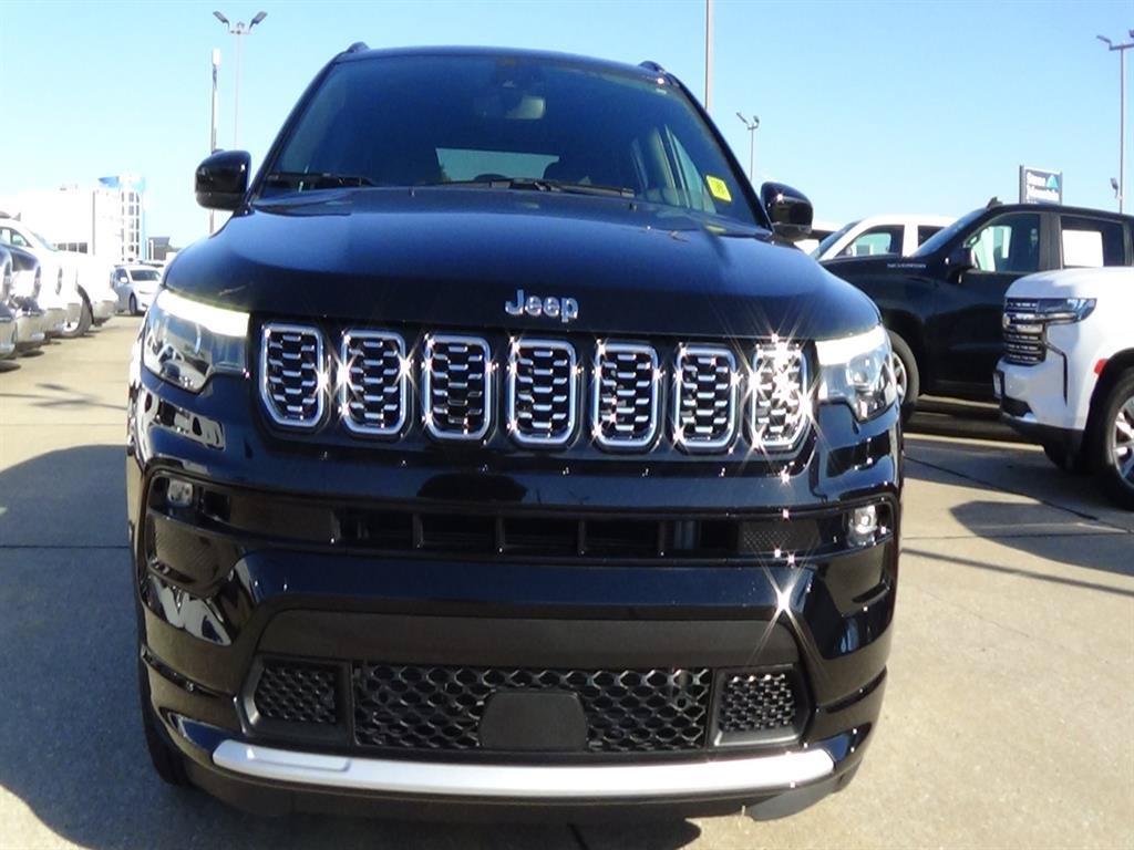 Certified 2024 Jeep Compass Limited w/ Elite Group AWD/4WD image 3
