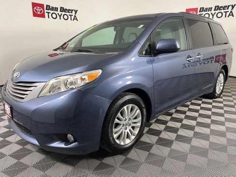 Used 2016 Toyota Sienna XLE image 23