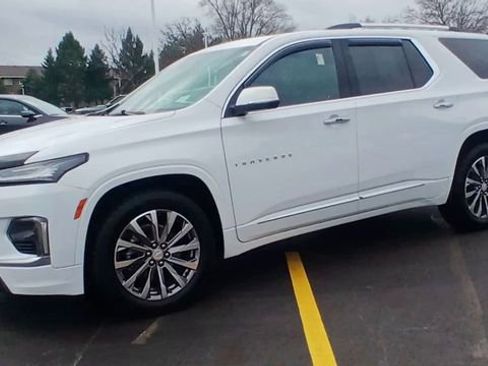 Used 2023 Chevrolet Traverse Premier AWD/4WD image 7