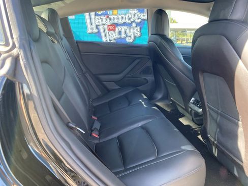 Used 2019 Tesla Model 3 image 14