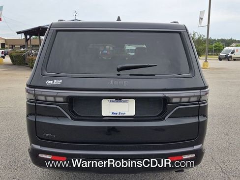 New 2026 Jeep Grand Wagoneer Limited AWD/4WD image 11