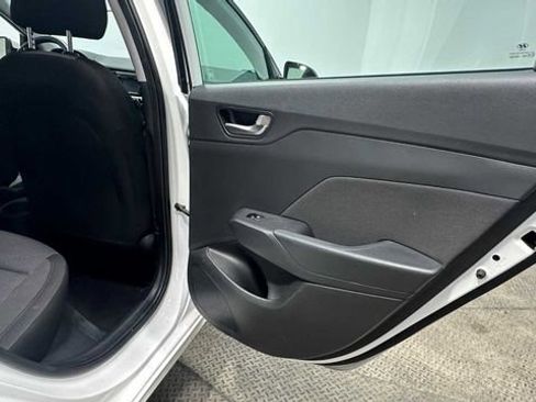 Used 2021 Hyundai Accent SE FWD image 13
