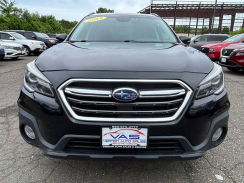 Used 2018 Subaru Outback 2.5i Touring AWD/4WD image 2