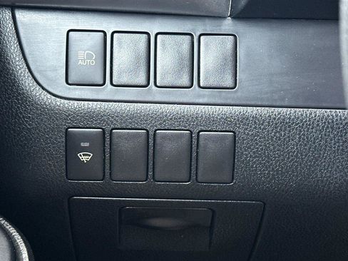 Used 2018 Toyota Highlander LE image 30