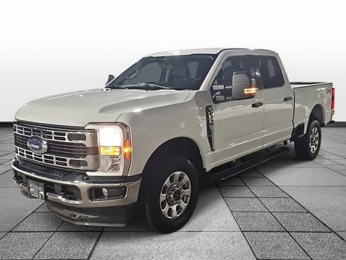 Used 2024 Ford F250 XLT image 1