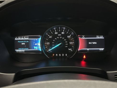 Used 2017 Ford Explorer XLT w/ Equipment Group 202A AWD/4WD image 28