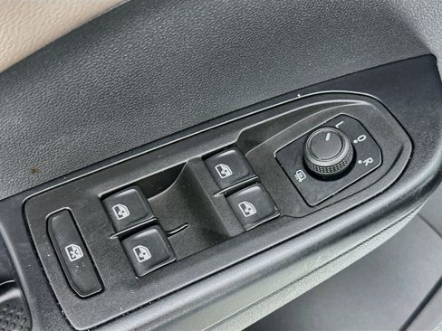 Used 2023 Volkswagen Taos SEL AWD/4WD image 18