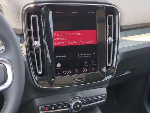 Used 2026 Volvo XC40 B5 Plus w/ Protection Package Premier image 28