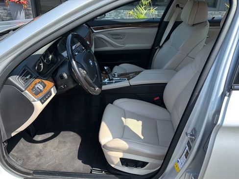 Used 2011 BMW 550i Sedan RWD image 9