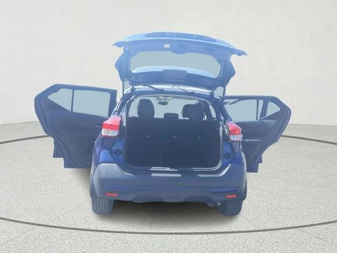 Used 2019 Nissan Kicks SR w/ SR Premium Package image 12