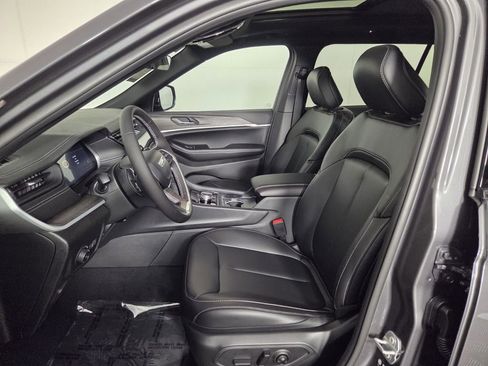 New 2026 Jeep Grand Cherokee L Limited w/ Limited Altitude Package RWD image 9