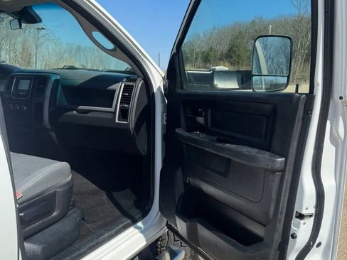 Used 2018 RAM 2500 Tradesman w/ Chrome Appearance Group image 22