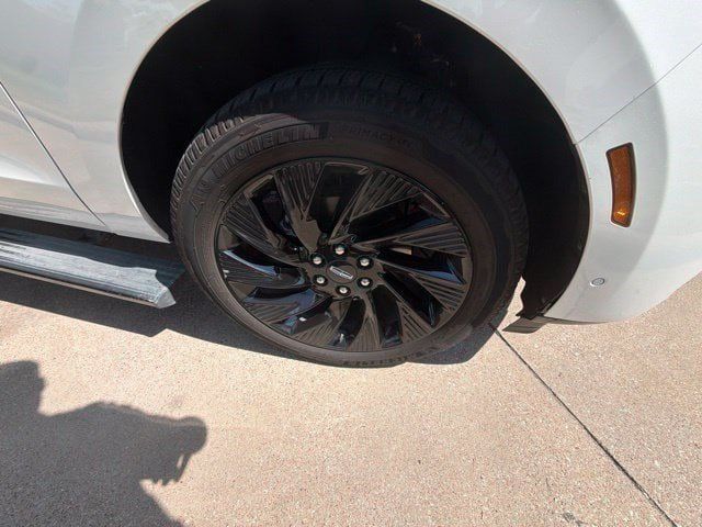 Used 2025 Lincoln Navigator Reserve w/ Jet Appearance Package AWD/4WD image 7