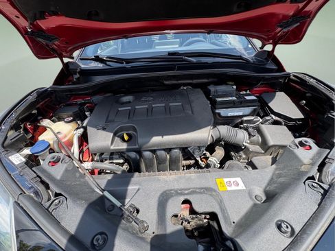 Used 2021 Toyota C-HR XLE FWD image 11