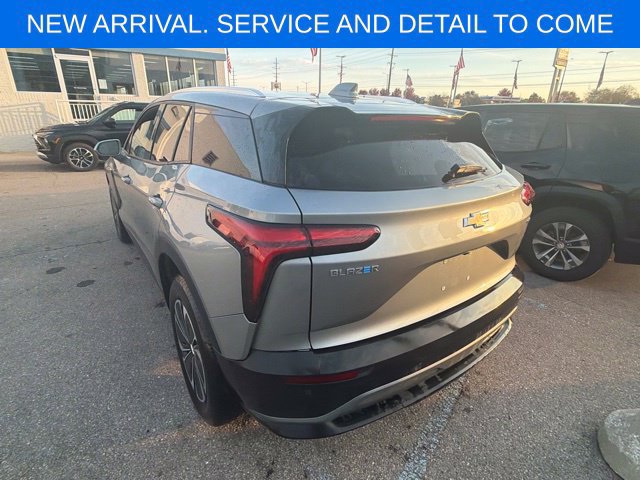 Used 2024 Chevrolet Blazer EV LT AWD/4WD image 11