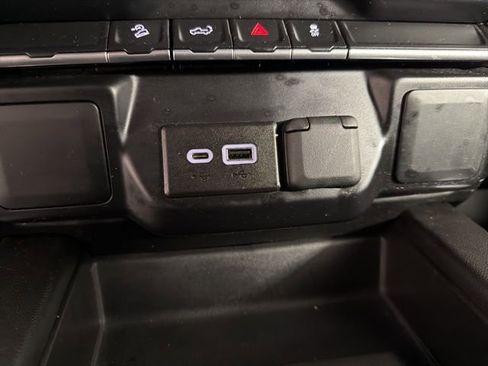 Used 2022 Chevrolet Silverado 1500 LT Trail Boss w/ Bed Protection Package image 17